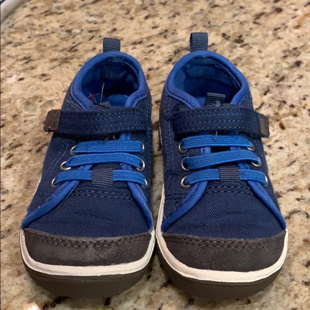 Toddler stride rite shoes